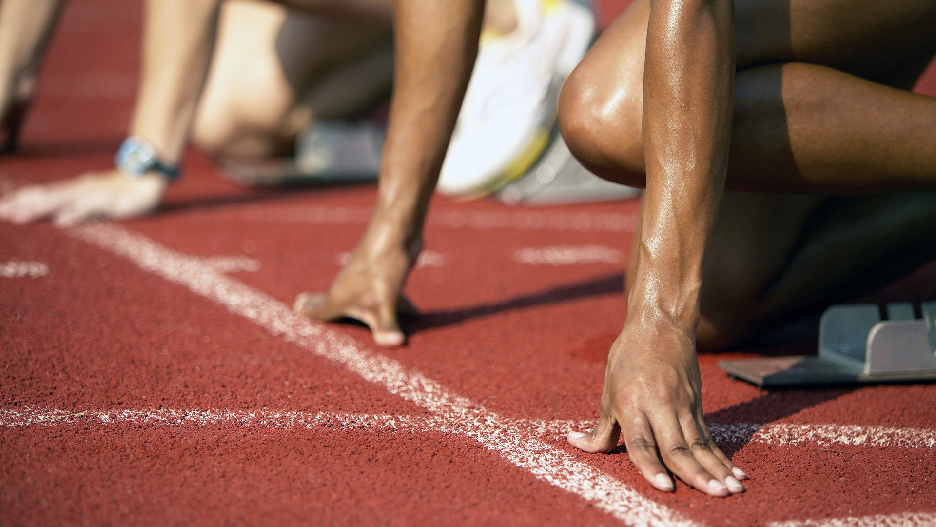 西班牙男子蛙泳配速更具节奏感，西班牙游泳选手要全场默哀